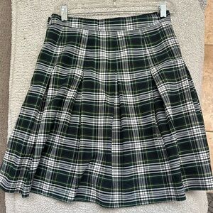 Girls size 12 school uniform Plaid Pleated Skirt - Black, yellow, whiteand Green